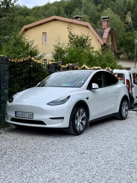 Автомобил след почистване от Diamond Care 28